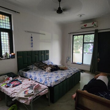Bedroom in 3 BHK Builder Floor at Sector 23a – for Rent