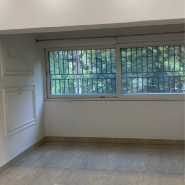 Room in 3 BHK Builder Floor at RWA Apartments Sector 37, Arun Vihar – for Rent