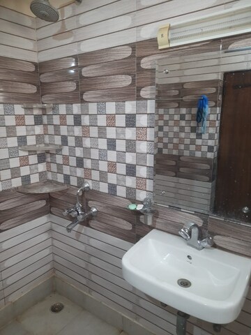 Bathroom in 2 BHK Builder Floor at MVL IPark, Sector 15 – for Rent