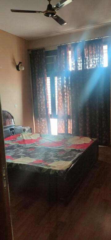 Bedroom in 3 BHK Apartment at Hope Apartments, Sector 15 – for Rent