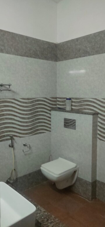 Bathroom in 3 BHK Apartment at Hope Apartments, Sector 15 – for Rent