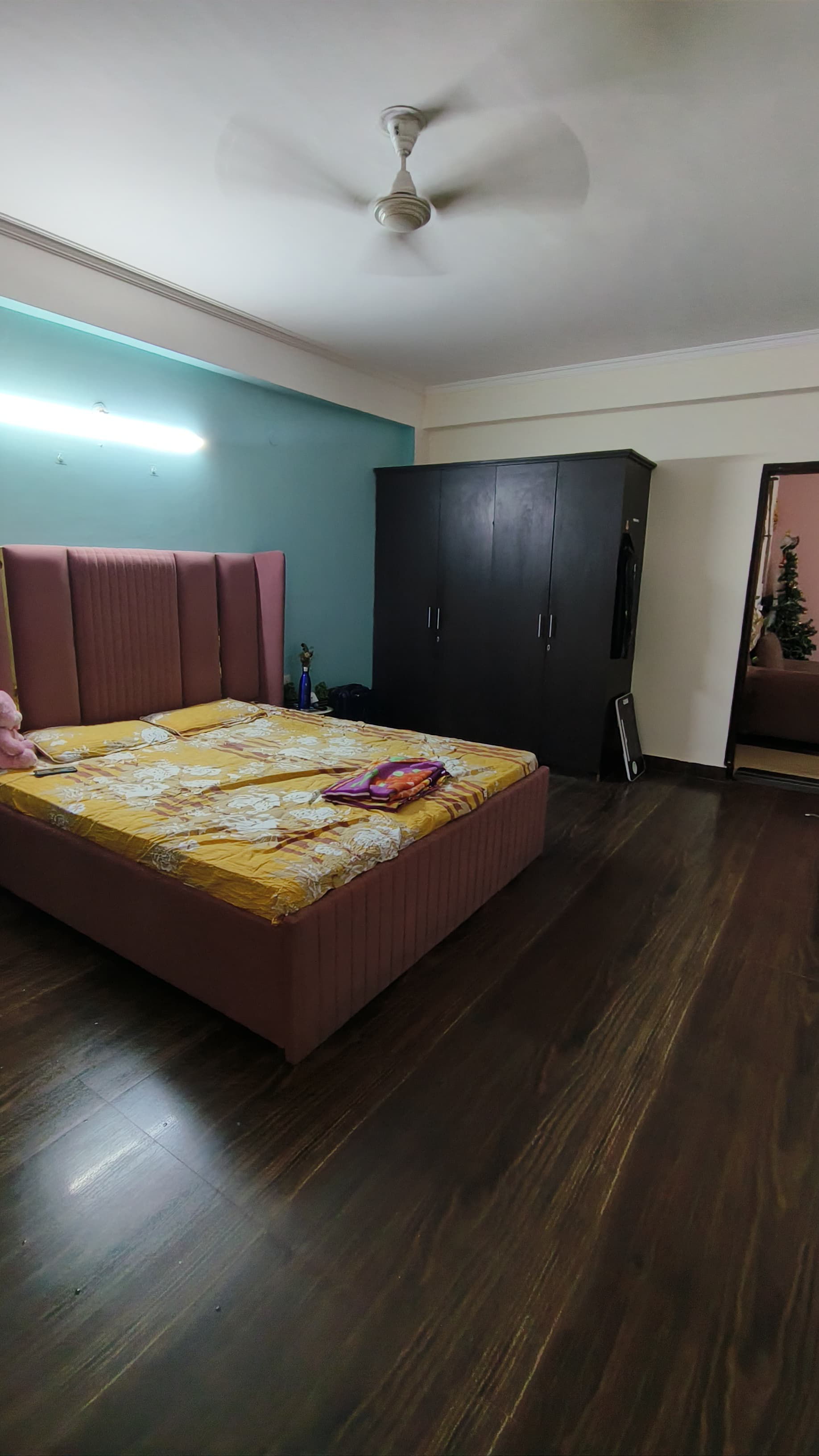 3 BHK + Servant Room,Study Room,Extra Room 1800 Sq.Ft. Apartment in Hope Apartments