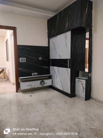 Room in 2 BHK Builder Floor at Ganga Complex Gurgaon, Sector 12 – for Rent