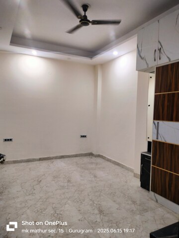 Room in 2 BHK Builder Floor at Ganga Complex Gurgaon, Sector 12 – for Rent