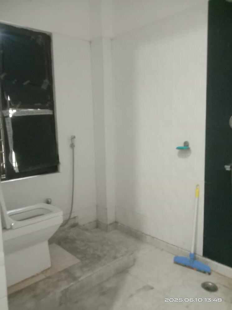 Bathroom, the-galaxy-hotel 2 Bedroom 1500 Sq.Ft. Builder Floor In Sector 15 Gurgaon 8914123