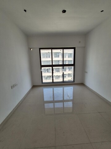 Room in 2 BHK Apartment at Naman Habitat, Andheri West – for Rent