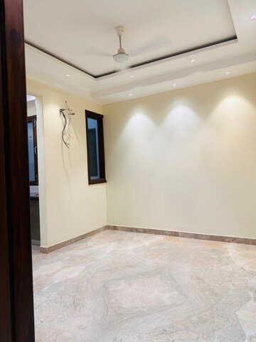 Room in 2 BHK Builder Floor at Housing Board Colony Sector 17, Sector 17a – for Rent
