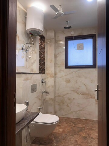 Bathroom in 2 BHK Builder Floor at Housing Board Colony Sector 17, Sector 17a – for Rent