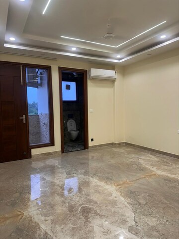 Room in 2 BHK Builder Floor at Housing Board Colony Sector 17, Sector 17a – for Rent