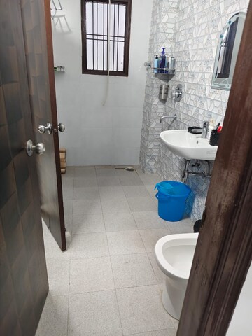 Bathroom in 2 BHK Builder Floor at MVL IPark, Sector 15 – for Rent