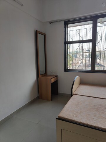 Room in 3 BHK Apartment at Sher E Punjab, Andheri East – for Rent