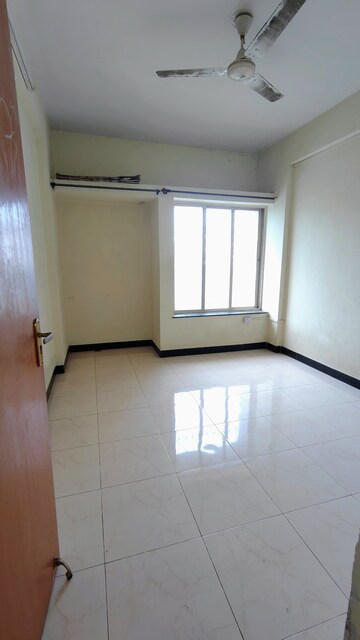 Room in 3 BHK Apartment at Viva Hallmark, Bavdhan – for Rent
