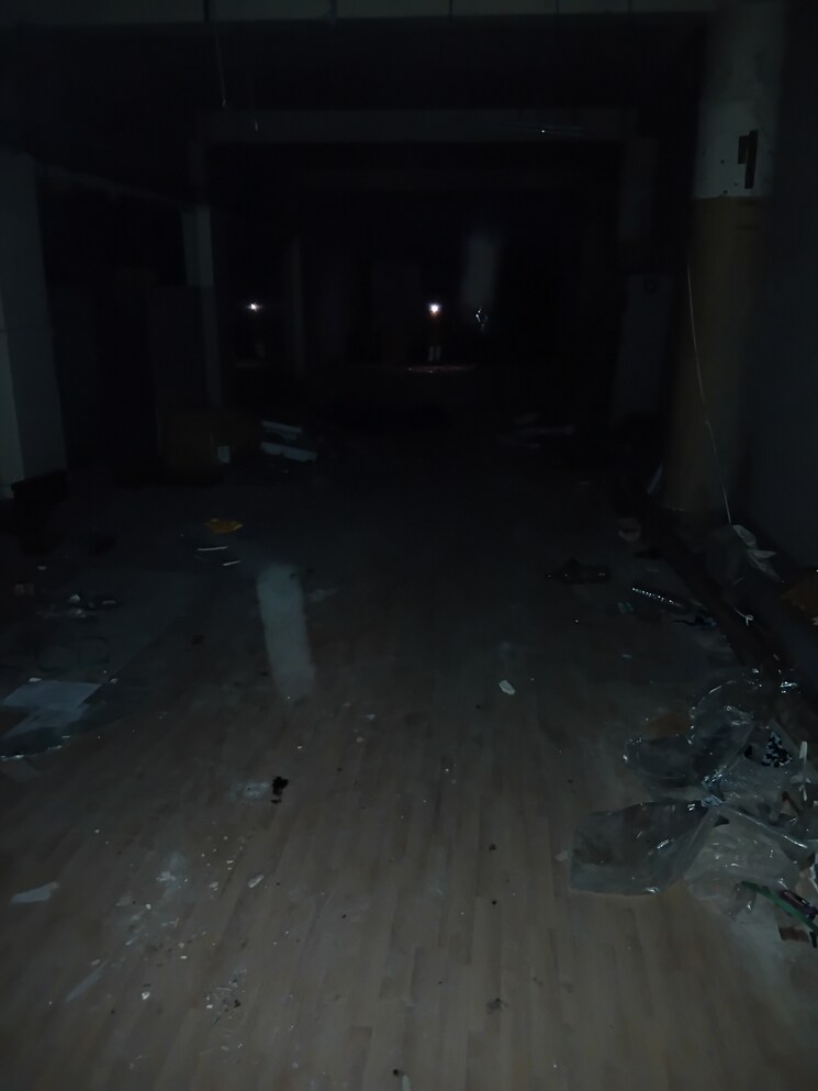  Parking, park street Commercial Showroom 1250 Sq.Ft. In Park Street Kolkata 8914235