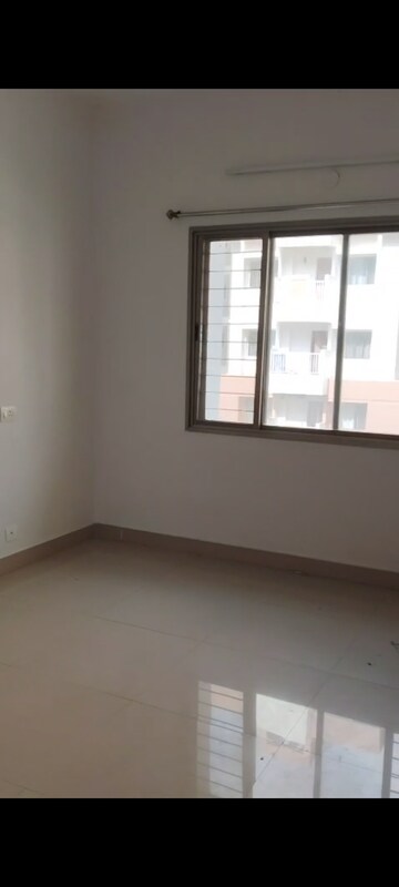 Room in 3 BHK Apartment at My Home Jewel, Madinaguda – for Rent
