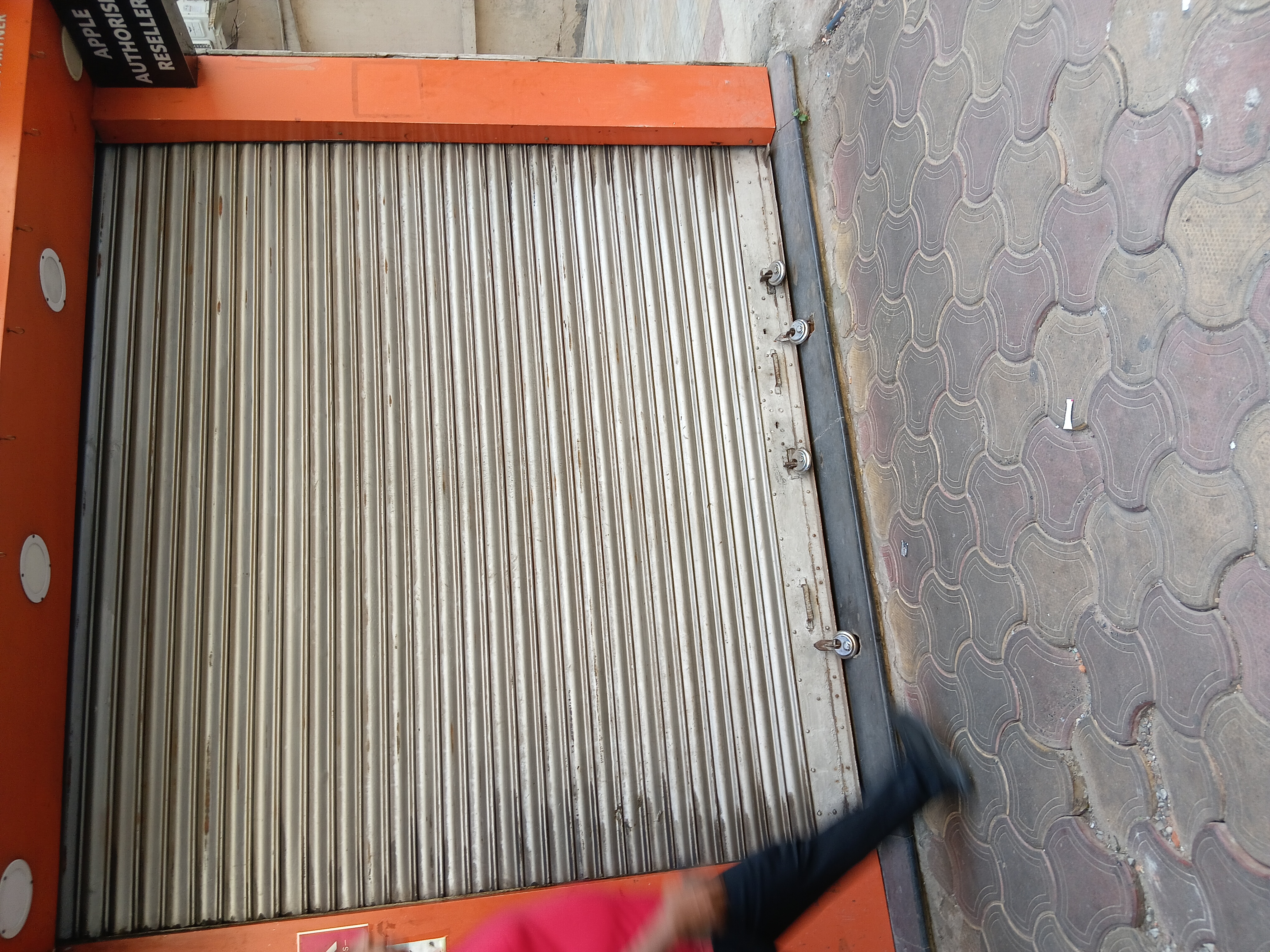 Showroom For Rent in Park Street