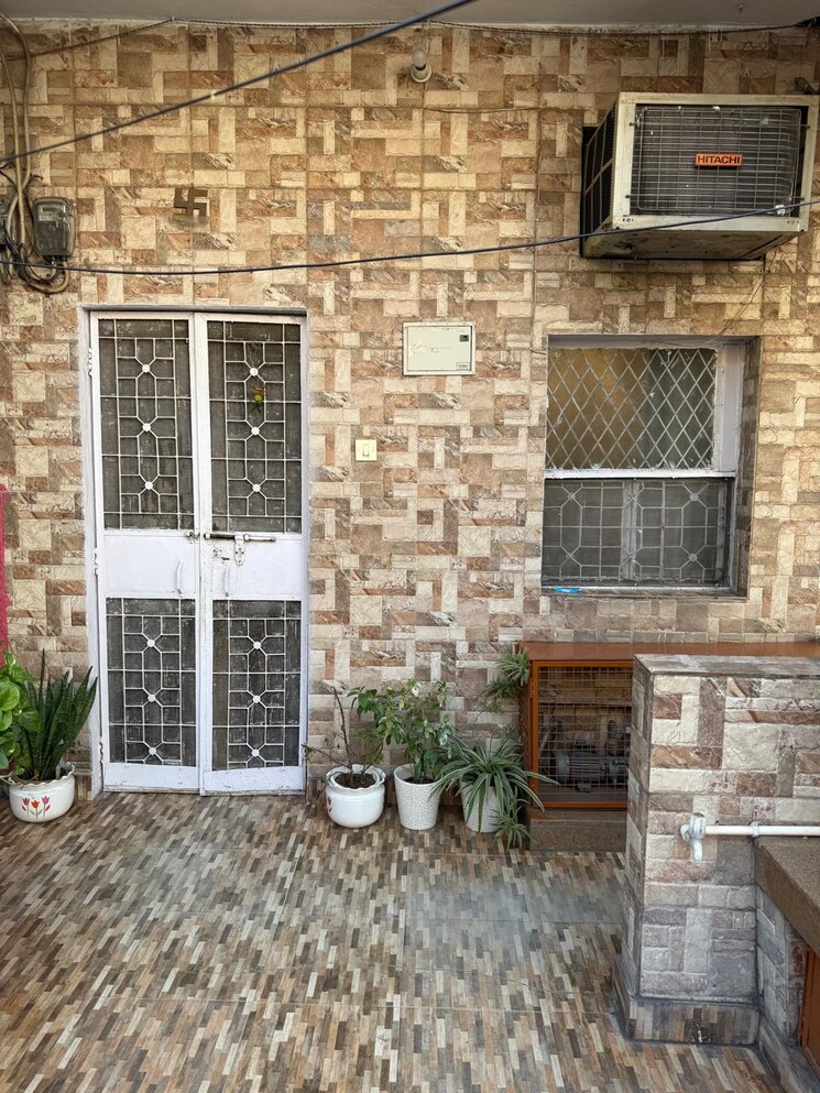 Exterior View, kalkaji 2.5 Bedroom 700 Sq.Ft. Builder Floor In Kalkaji Delhi 8914289