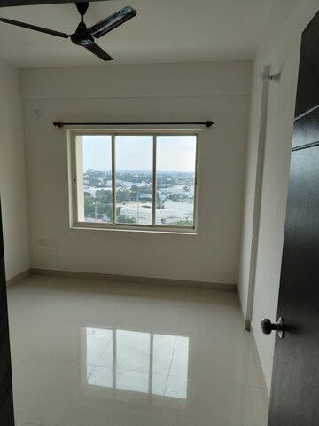 Room in 2 BHK Apartment at Svamitva Emerald Square, Bommasandra – for Rent