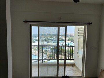 Room in 2 BHK Apartment at Svamitva Emerald Square, Bommasandra – for Rent