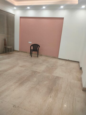 Room in 6 BHK Apartment at Maxworth Premier Urban, Sector 15 – for Rent