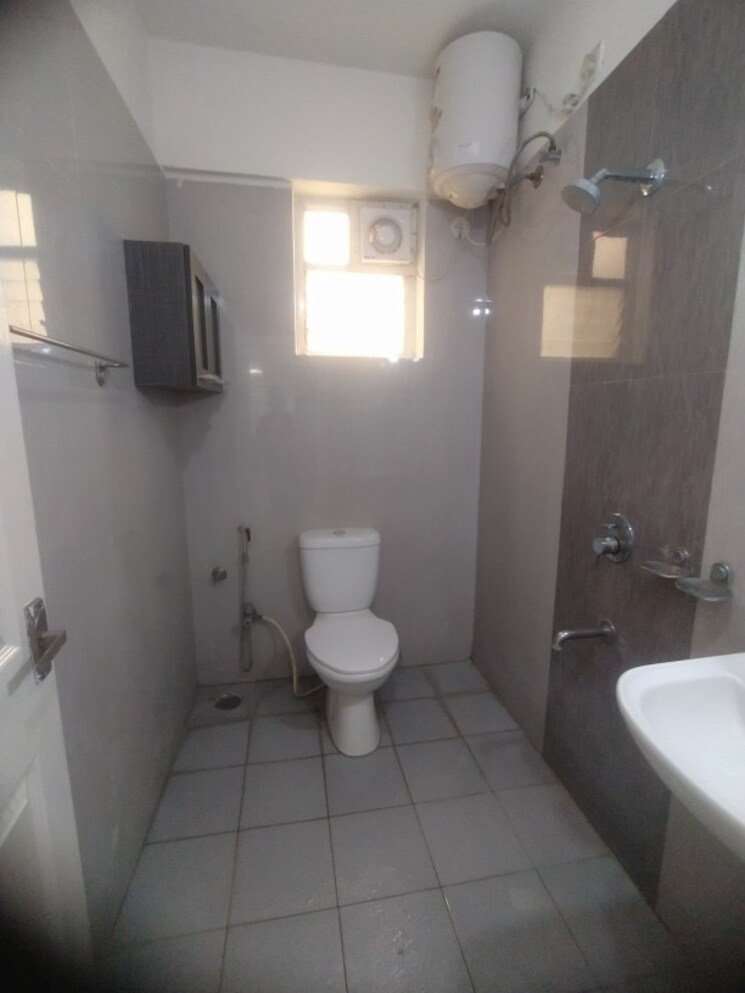 Bathroom, sv-brindavanam 2 Bedroom 1200 Sq.Ft. Apartment In Panathur Bangalore 8914310