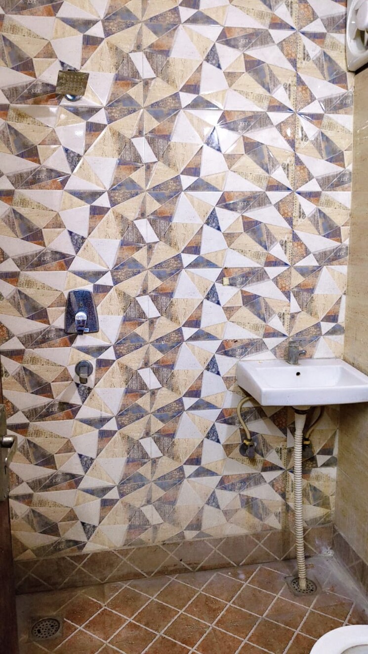 Bathroom, govindpuri 2 Bedroom 540 Sq.Ft. Builder Floor In Govindpuri Delhi 8914323