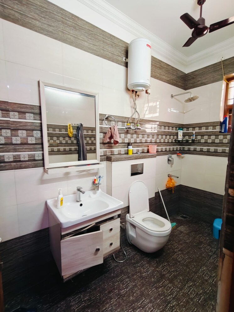 Master Bedroom, mvl-ipark 3 Bedroom 1500 Sq.Ft. Builder Floor In Sector 15 Gurgaon 8914337