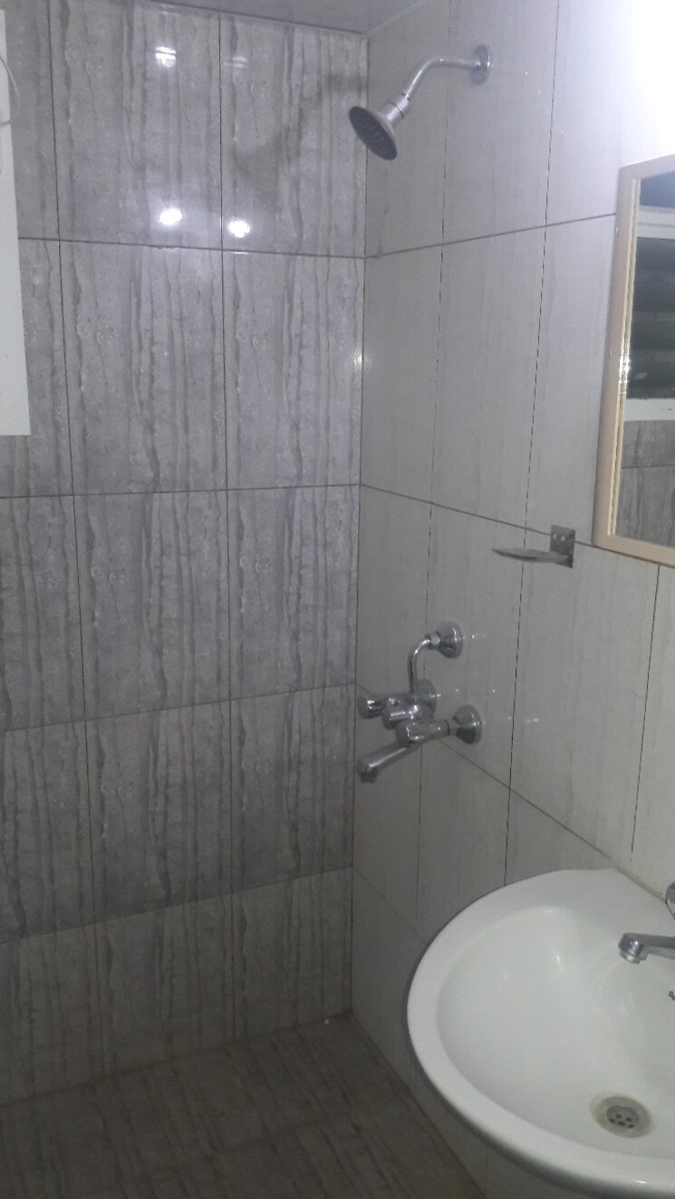 Bathroom, innovative-aspen-woods 2.5 Bedroom 1400 Sq.Ft. Apartment In Bannerghatta Road Bangalore 8914326