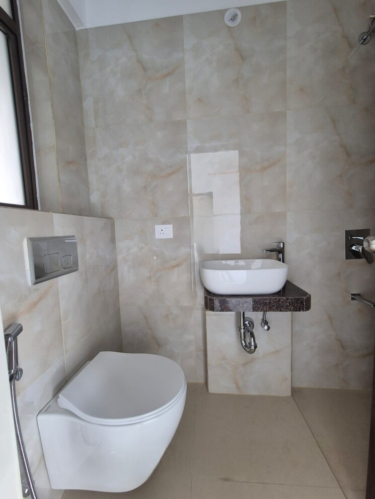Bathroom, raymond-codename-beyond 1 Bedroom 470 Sq.Ft. Apartment In Pokhran Road No One Thane 8914380