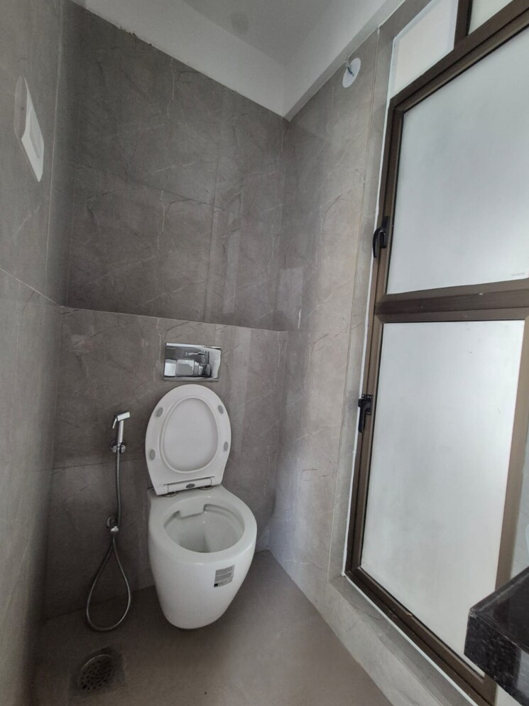 Bathroom, raymond-codename-beyond 1 Bedroom 470 Sq.Ft. Apartment In Pokhran Road No One Thane 8914380