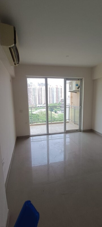 Room in 3 BHK Apartment at Emaar Imperial Gardens, Sector 102 – for Sale