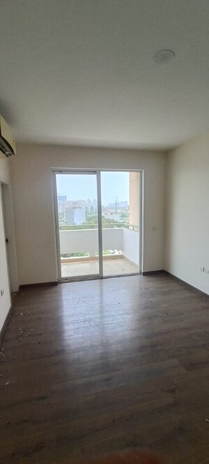 Room in 3 BHK Apartment at Emaar Imperial Gardens, Sector 102 – for Sale