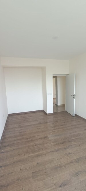 Room in 3 BHK Apartment at Emaar Imperial Gardens, Sector 102 – for Sale