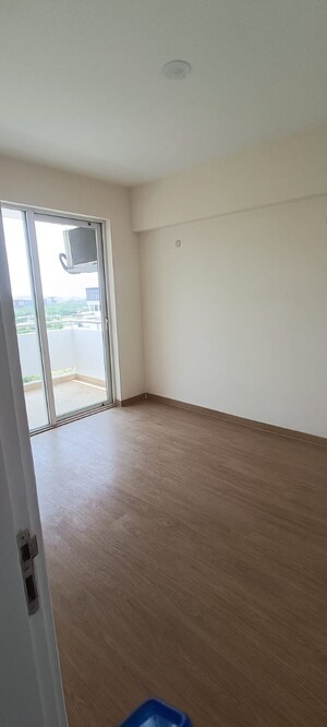 Room in 3 BHK Apartment at Emaar Imperial Gardens, Sector 102 – for Sale