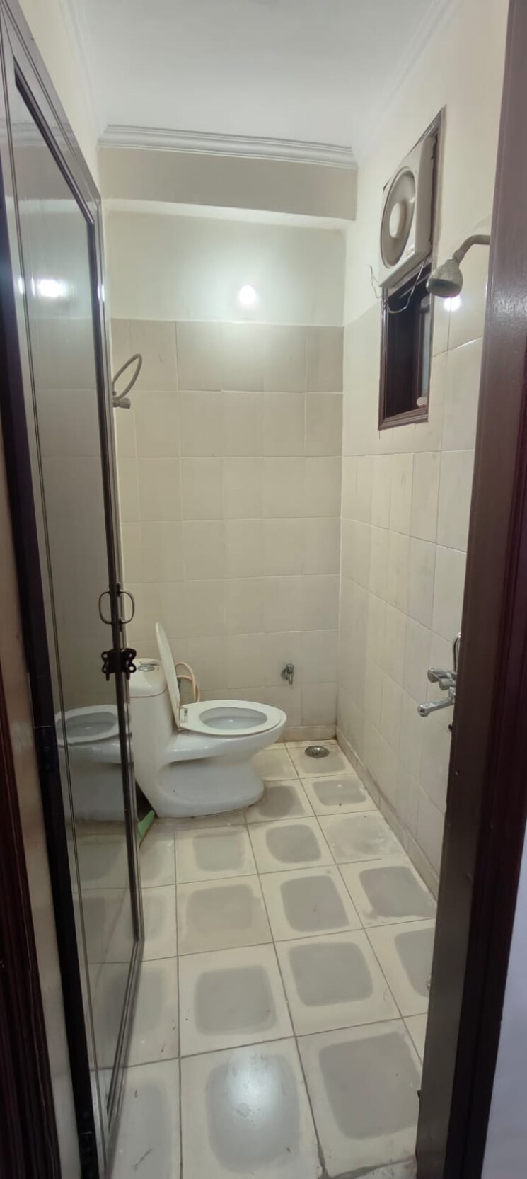 Bathroom, neb sarai 3 Bedroom 1000 Sq.Ft. Apartment In Neb Sarai Delhi 8914440