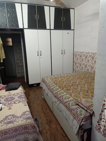 Room in 2 BHK Apartment at Satellite Tower, Goregaon East – for Rent