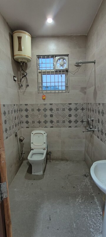 Bathroom in 2 BHK Apartment at Neb Sarai – for Rent