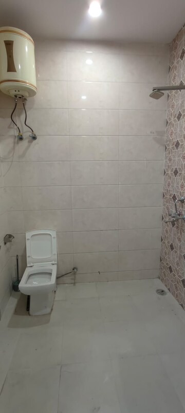 Bathroom in 2 BHK Apartment at Neb Sarai – for Rent