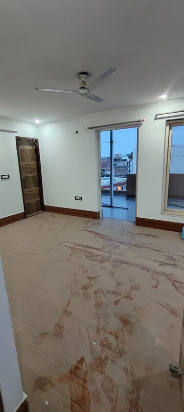 Room in 2 BHK Apartment at Neb Sarai – for Rent