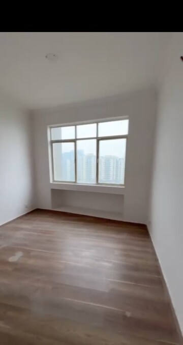 Room in 3 BHK Apartment at Raheja Vedaanta, Sector 108 – for Sale