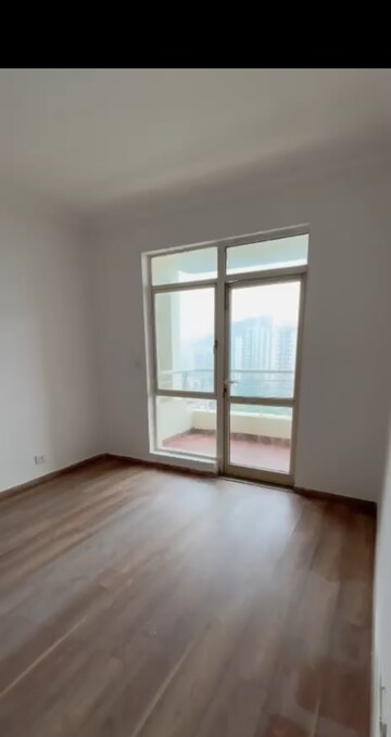 Room in 3 BHK Apartment at Raheja Vedaanta, Sector 108 – for Sale