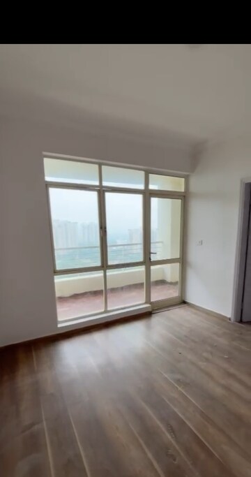 Room in 3 BHK Apartment at Raheja Vedaanta, Sector 108 – for Sale