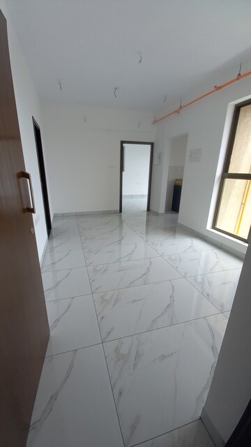 1 BHK Apartment For Rent in Raymond The Address, Pokhran Road No Two