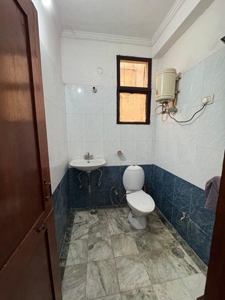 Kitchen, unitech-south-city-1 3 Bedroom 240 Sq.Ft. Builder Floor In South City 1 Gurgaon 8914466