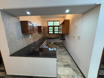 Kitchen in 3 BHK Builder Floor at Unitech South City 1, South City 1 – for Sale
