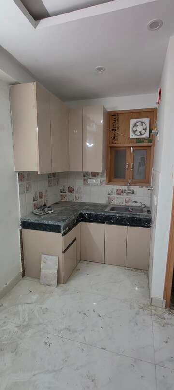 Kitchen in 1 BHK Apartment at Maidan Garhi – for Rent