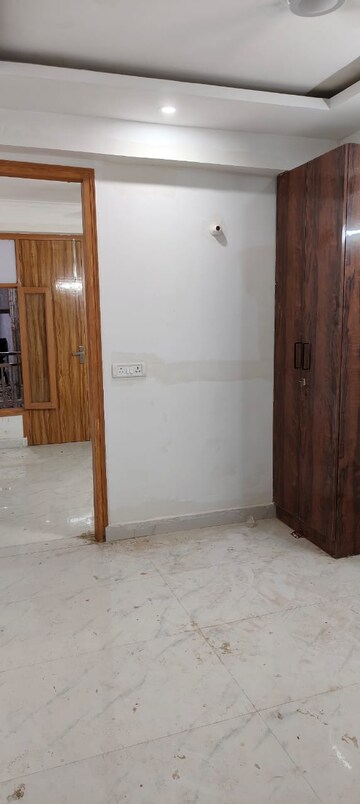 Room in 1 BHK Apartment at Maidan Garhi – for Rent
