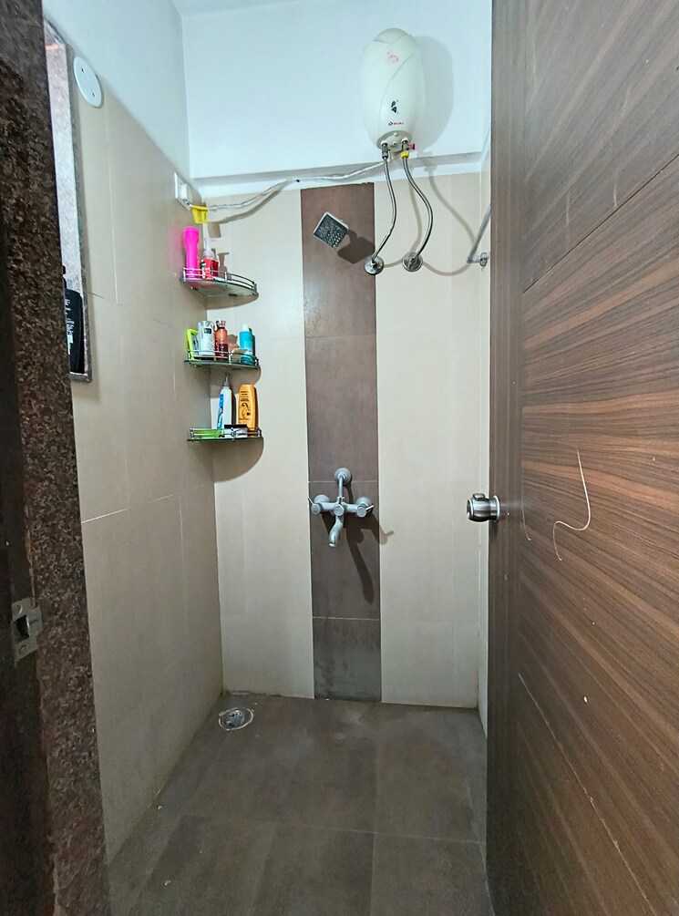 Bathroom, venkatesh-graffiti 1 Bedroom 500 Sq.Ft. Apartment In Keshav Nagar Pune 8914497