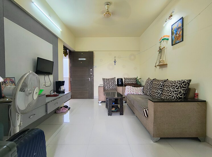 Living Room, venkatesh-graffiti 1 Bedroom 500 Sq.Ft. Apartment In Keshav Nagar Pune 8914497