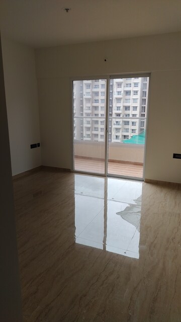 Room in 2.5 BHK Apartment at VTP Beaumonde, Kharadi – for Sale