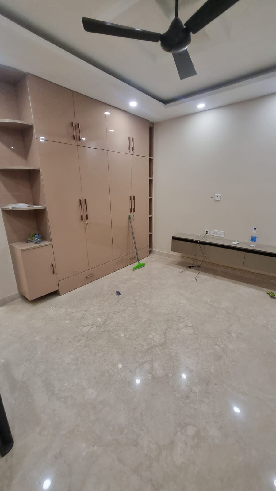 3 BHK + Servant Room Apartment For Sale in Parsvnath Exotica